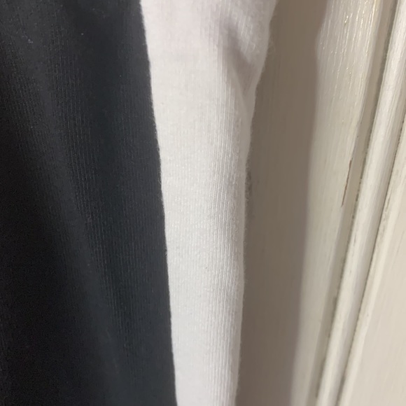 Black leggings with a white stripe - Picture 2 of 4